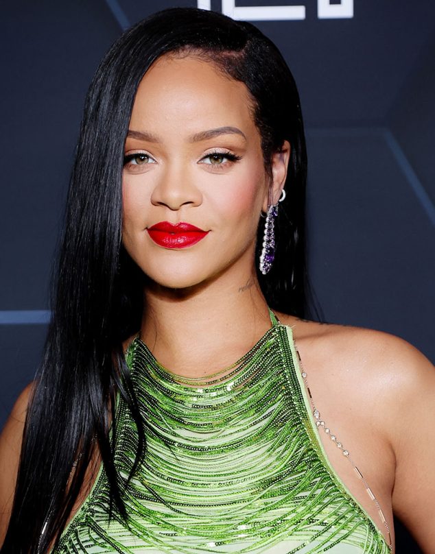 “Mantenemos los dedos cruzados”: Rihanna habla de la maternidad