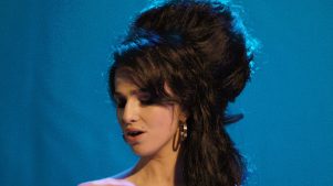 Revelan tráiler de “Back to Black”: la biopic de Amy Winehouse