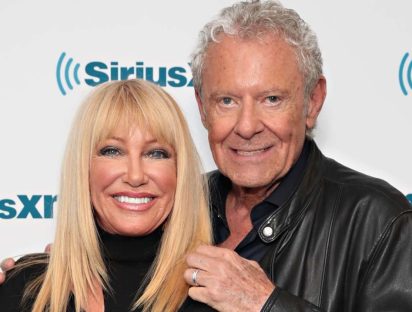 Viudo de Suzanne Somers revela que ocurren cosas extrañas en su casa desde su muerte