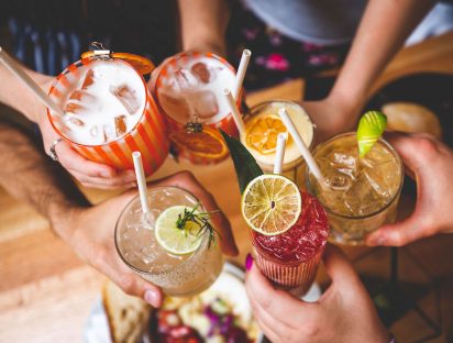 Cocktails veraniegos: ¿Cuáles son los más y menos calóricos?