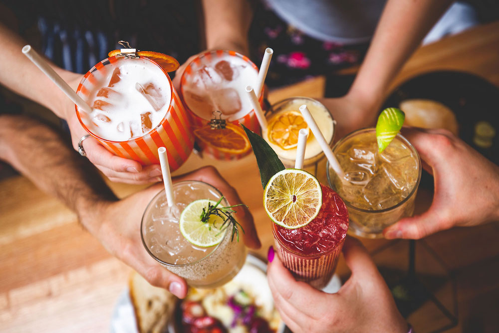 Cocktails veraniegos: ¿Cuáles son los más y menos calóricos?