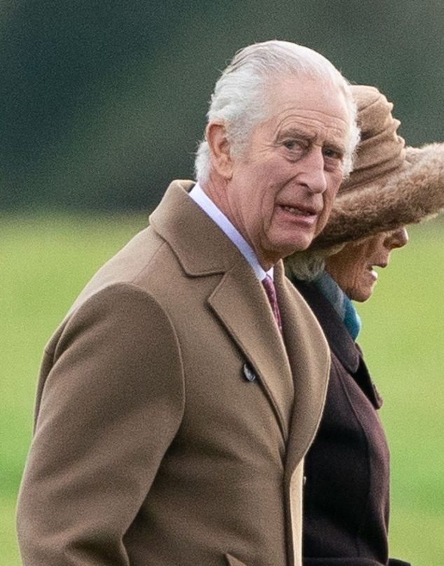 Carlos III regresa a Londres para someterse a tratamiento contra el cáncer