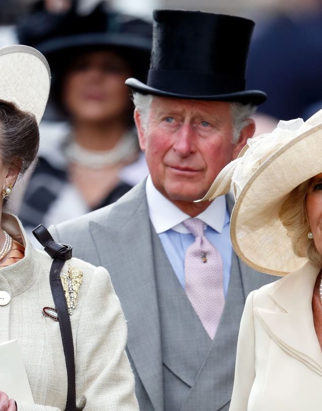Miembro de la realeza se suma a Carlos III, Kate y William y se toma un break