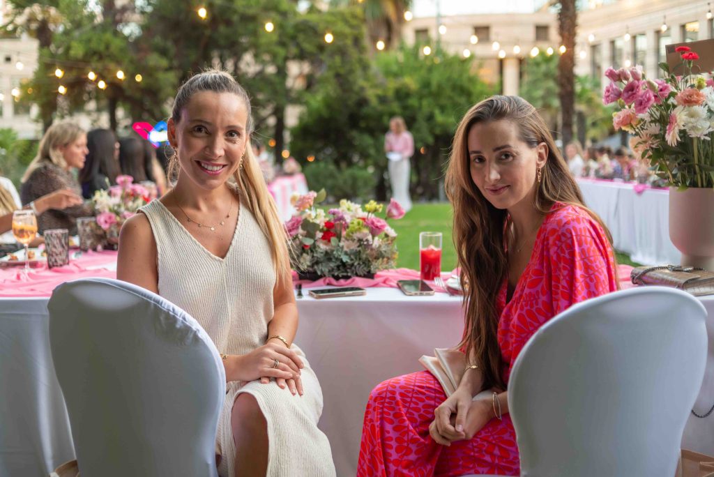 Bernardita Gálmez y Josefina Larraín. 