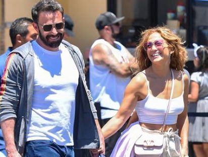 J.Lo y Ben Affleck van juntos al cine y sorprenden con su comportamiento
