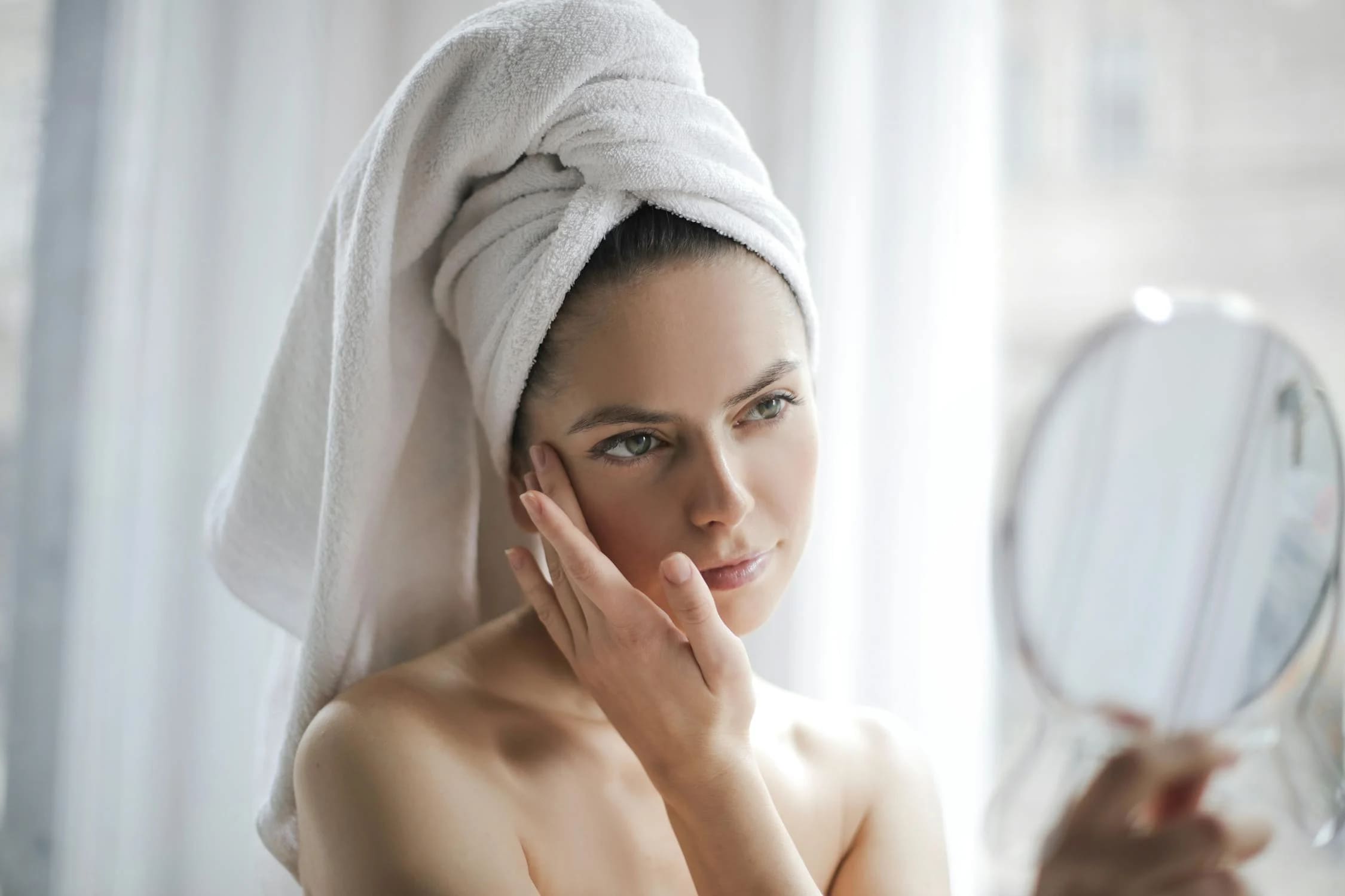 ¿Qué tan malo es no lavarse la cara todas las mañanas?