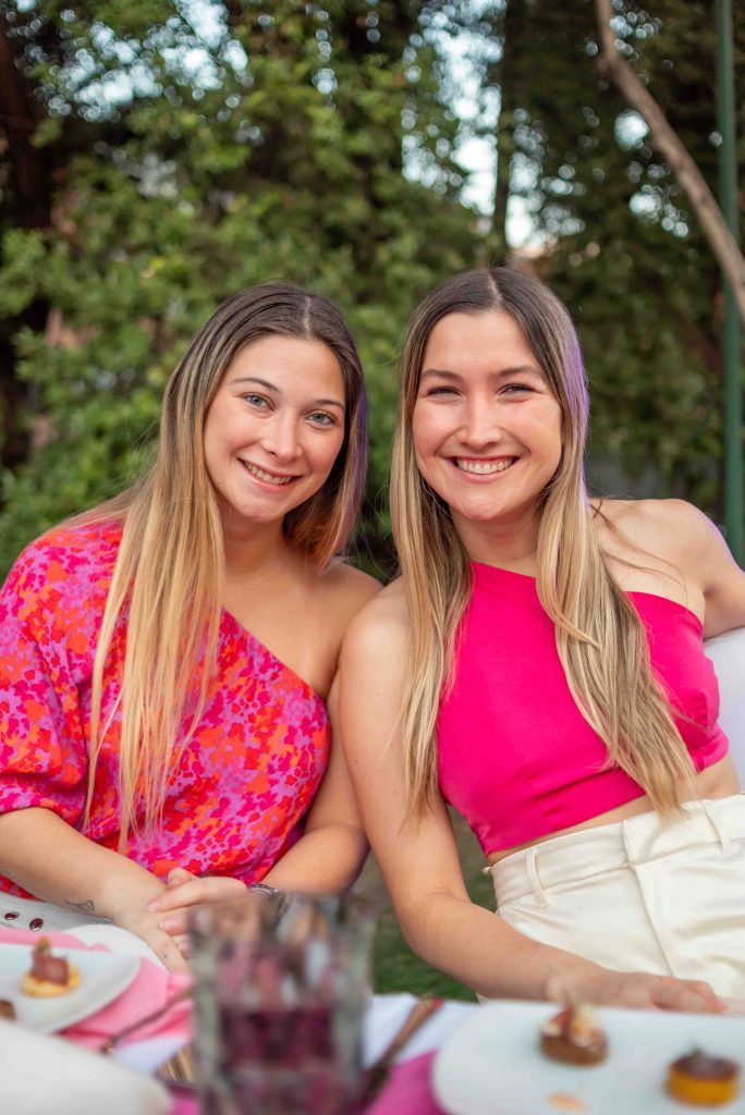Valentina y Belén Isuani1
