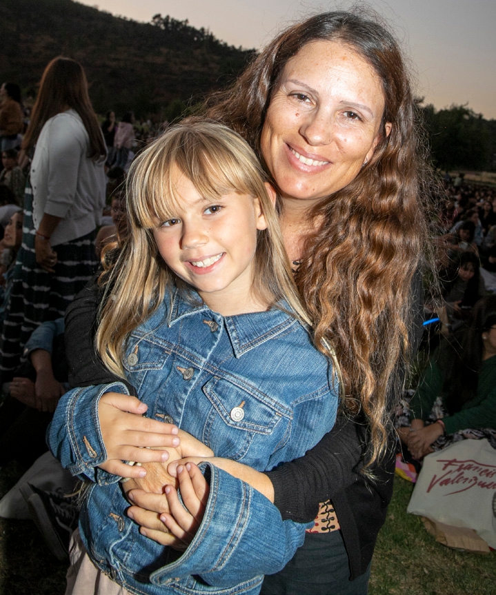 Amelia Urzúa y Catalina Vial. 