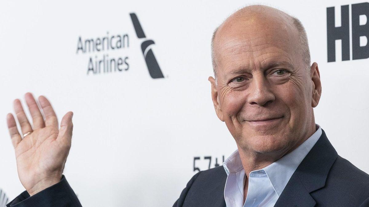 Bruce Willis reaparece celebrando el primer año de su nieta