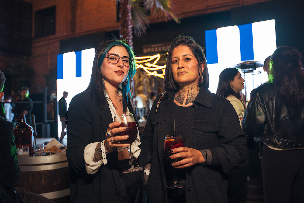 Manna Hertz y Maggie Carrillo.