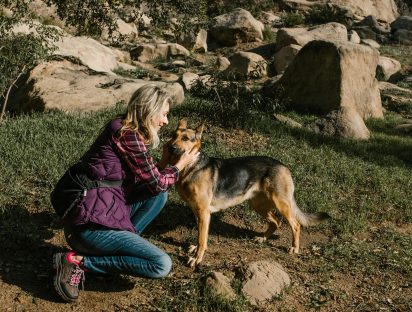 Lo que todo dog-lover debería hacer con su mascota durante un paseo
