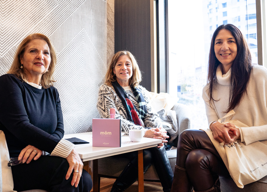 Verónica Ipinza, María loreto Mendoza
y Doria Belmonte-Pool.