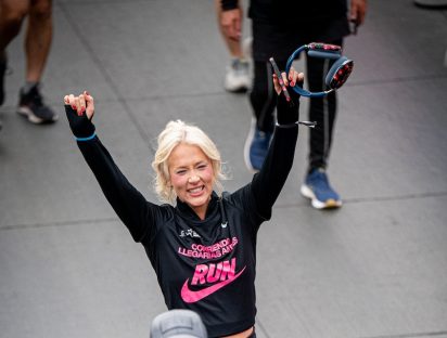 Vesta Lugg cruzó la meta de los los 21K en la Maratón de Santiago
