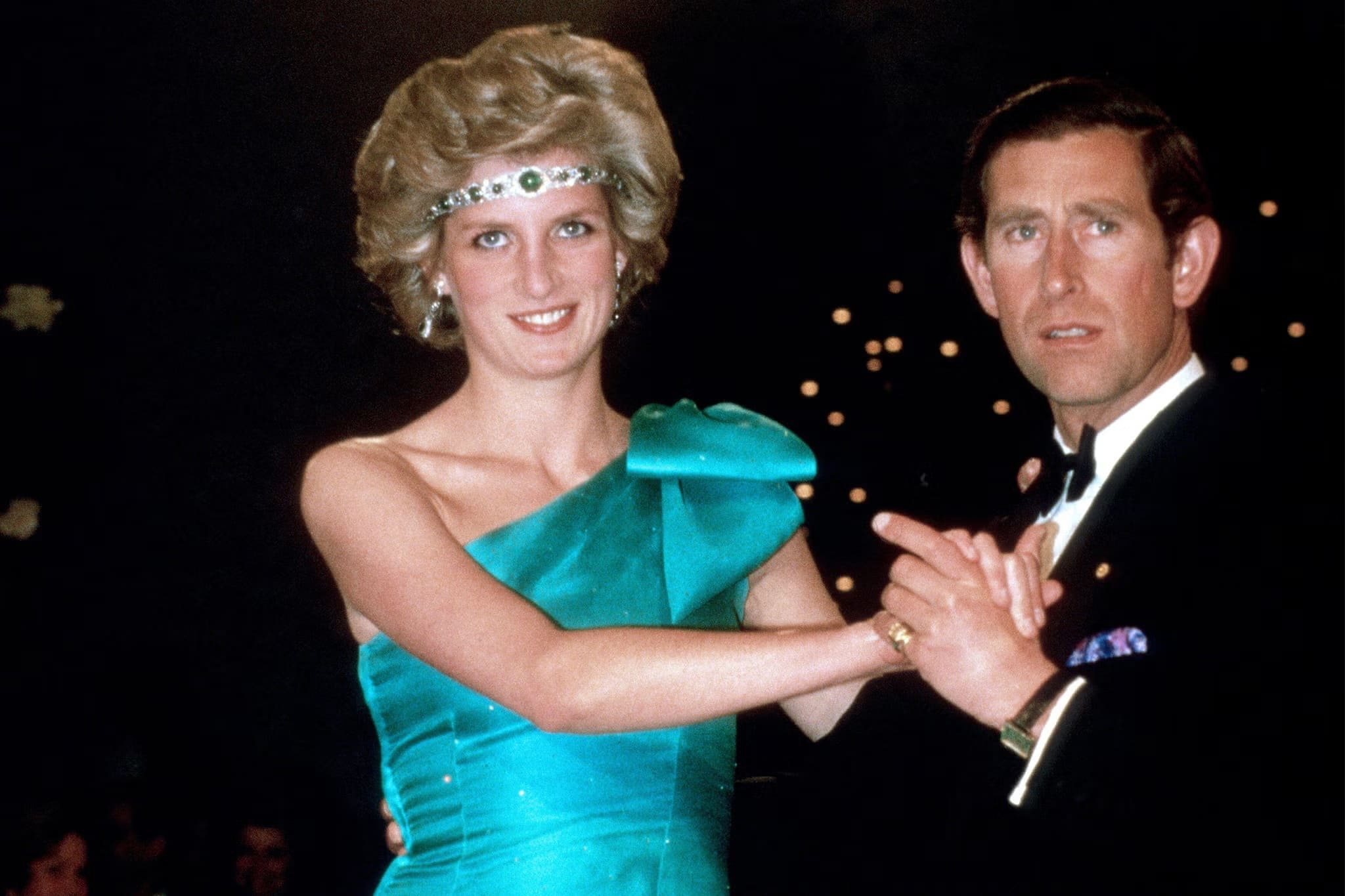 El peluquero de Diana revela por qué se puso un collar en la cabeza en 1985