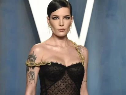 Halsey cuenta su lucha contra el lupus y la leucemia: “Tengo suerte de estar viva”