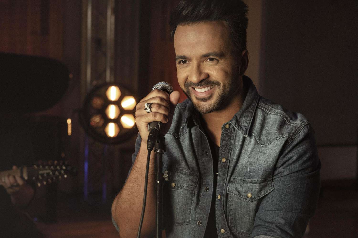 Reacción alérgica: Luis Fonsi muestra cómo quedó su rostro por causa de un medicamento