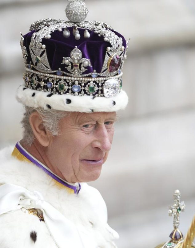 Carlos III está molesto por no poder ver a sus nietos Archie y Lilibeth