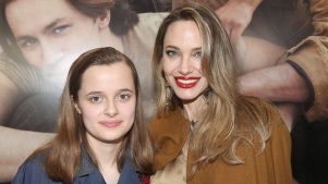 Angelina Jolie y su hija Vivienne se lucen a juego en alfombra roja