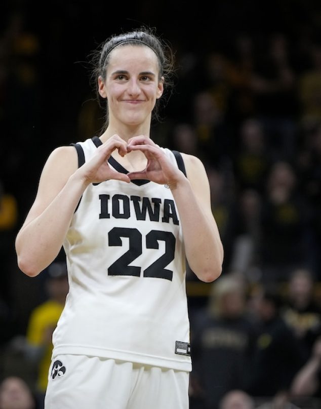 Caitlin Clark: La nueva estrella del básquetbol femenino