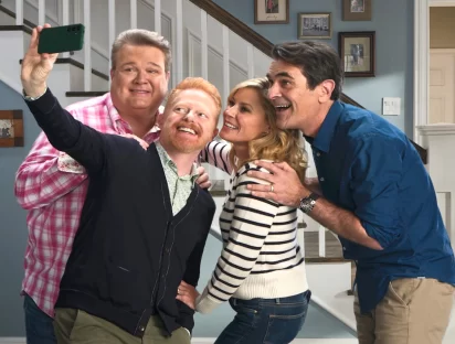 Elenco de “Modern Family” se reúne para un comercial de WhatsApp