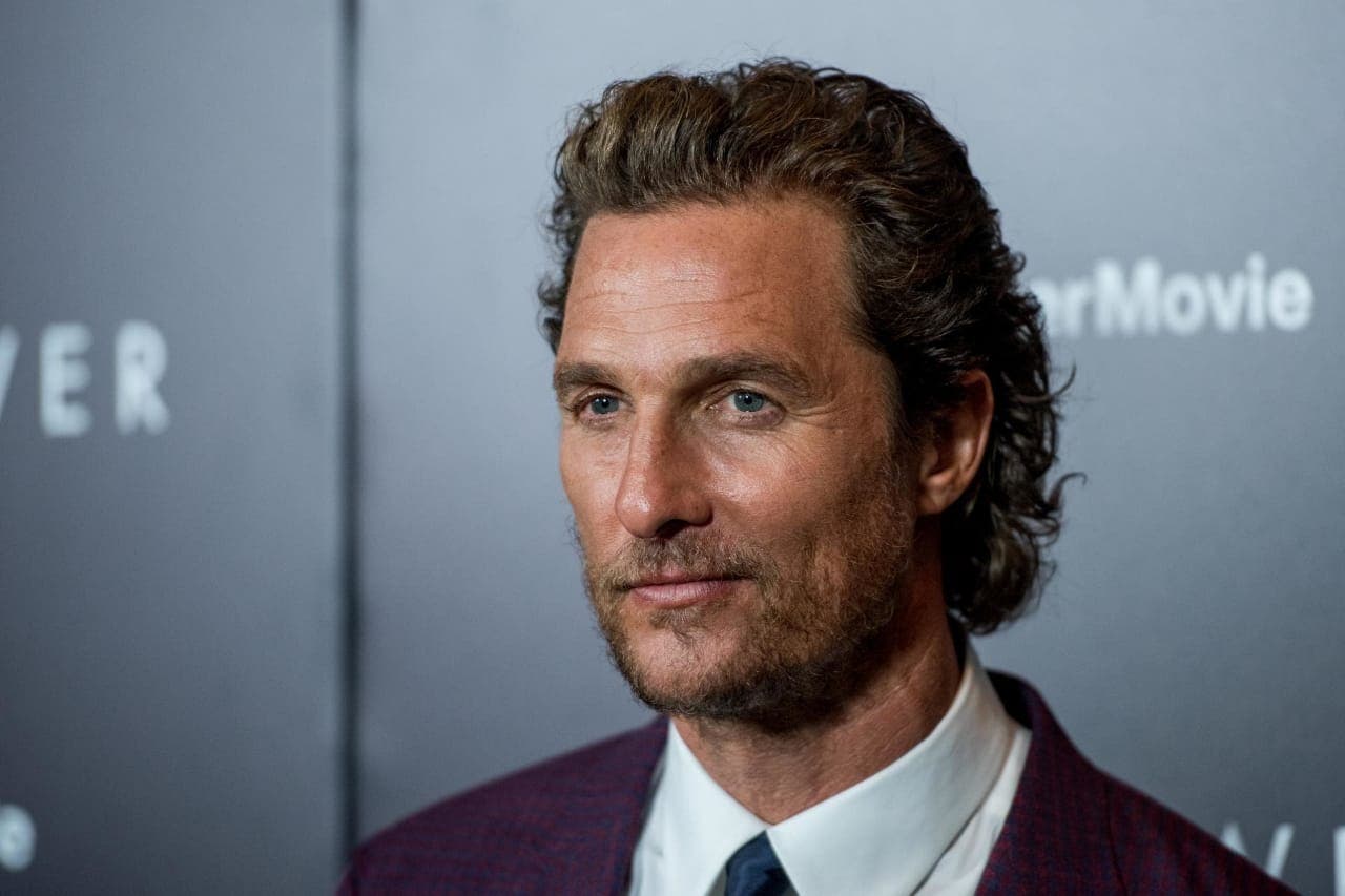 Matthew McConaughey sufre picadura de abeja y muestra cómo le quedó su cara