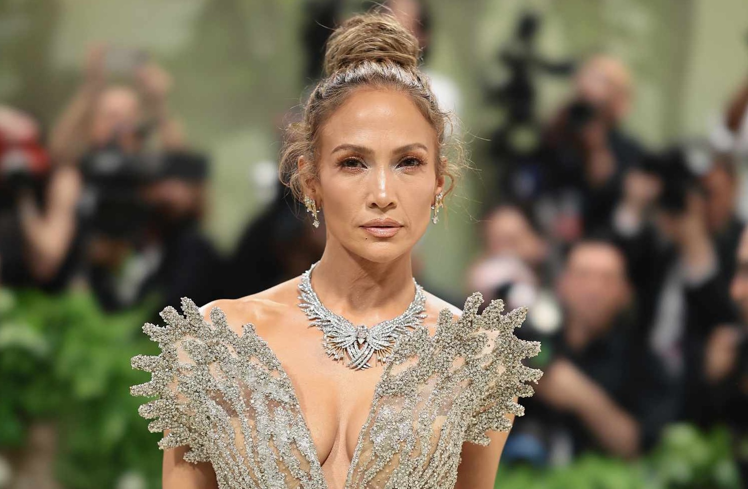 Así fue el cumpleaños 55 de JLo inspirado en Bridgerton