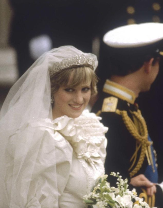 Aniversario de la boda de Carlos y Diana: repaso a los looks de 1981