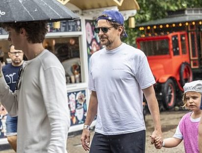 ¿Por qué Bradley Cooper, Matt Damon y Jeremy Strong se juntaron en Copenhagen