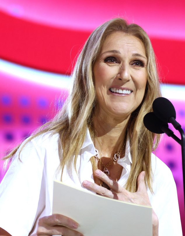 Céline Dion regresa a Las Vegas un año después de cancelar su gira