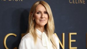 Céline Dion pasea en París mientras crecen los rumores de su show en los JJOO