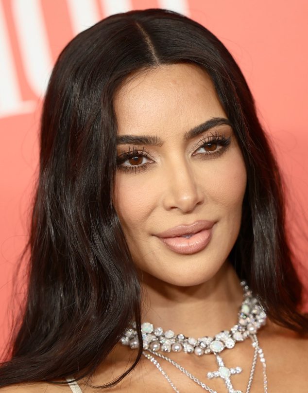 Kim Kardashian quebró código vestir en la boda del año en India