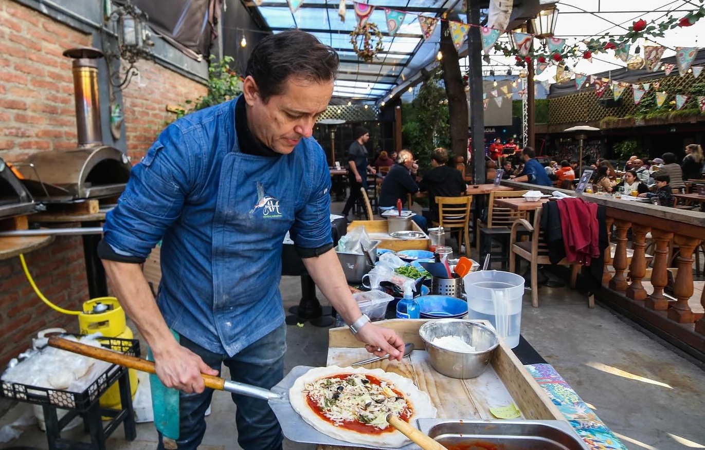 Cambió las teleseries por la masa madre: Este es el rico emprendimiento de Álvaro Morales