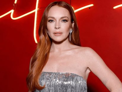 Lindsay Lohan se luce en la alfombra roja de los Disney Legends Awards