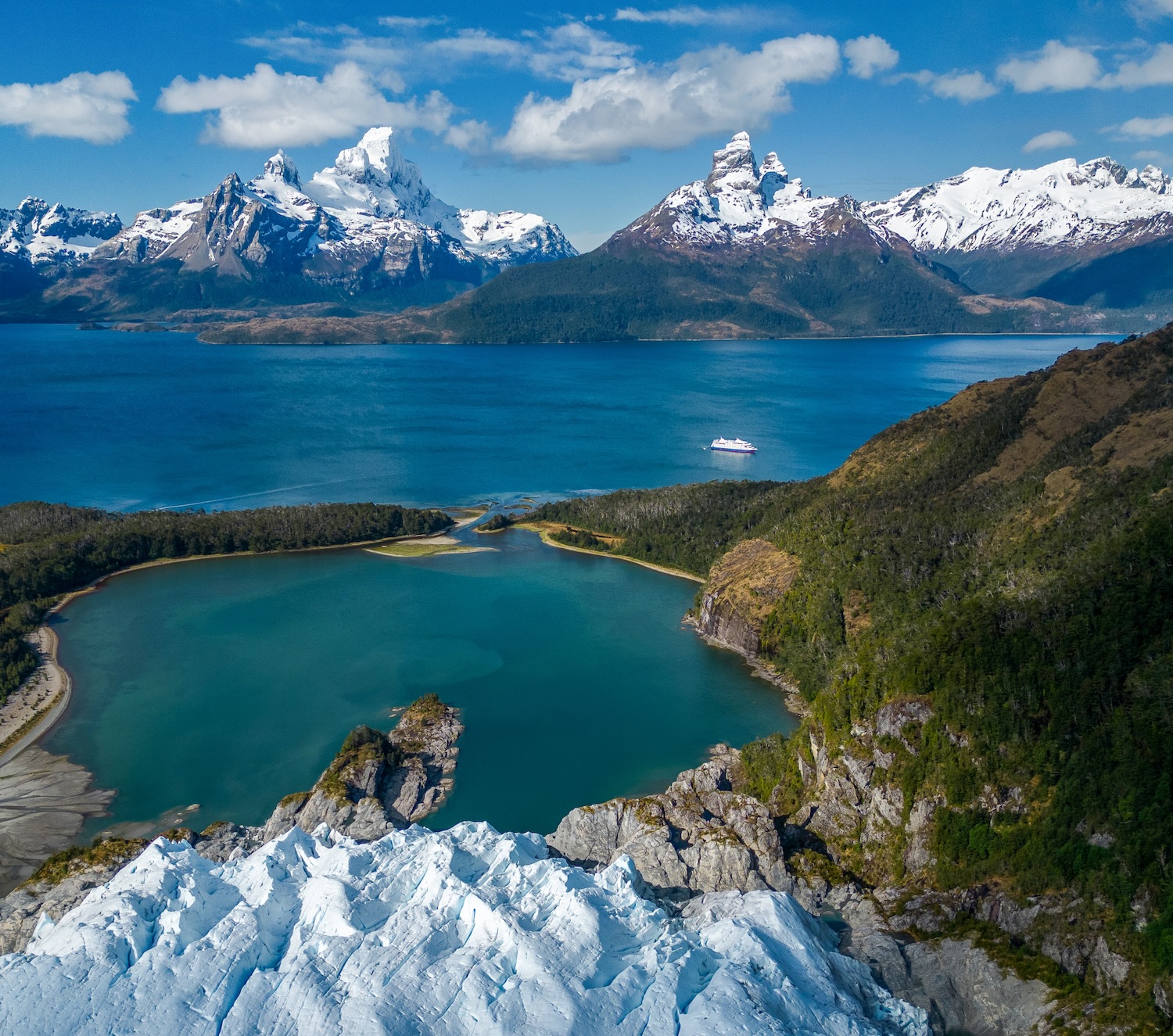 Un viaje al fin del mundo: Navegar por los fiordos patagónicos