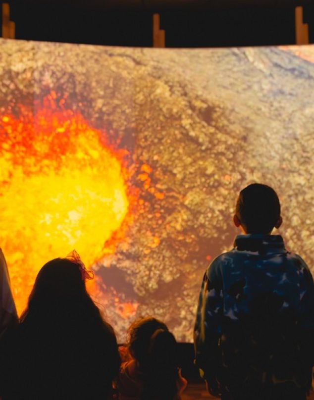 Museo MIM llega a Pucón con exposición del volcán Villarrica
