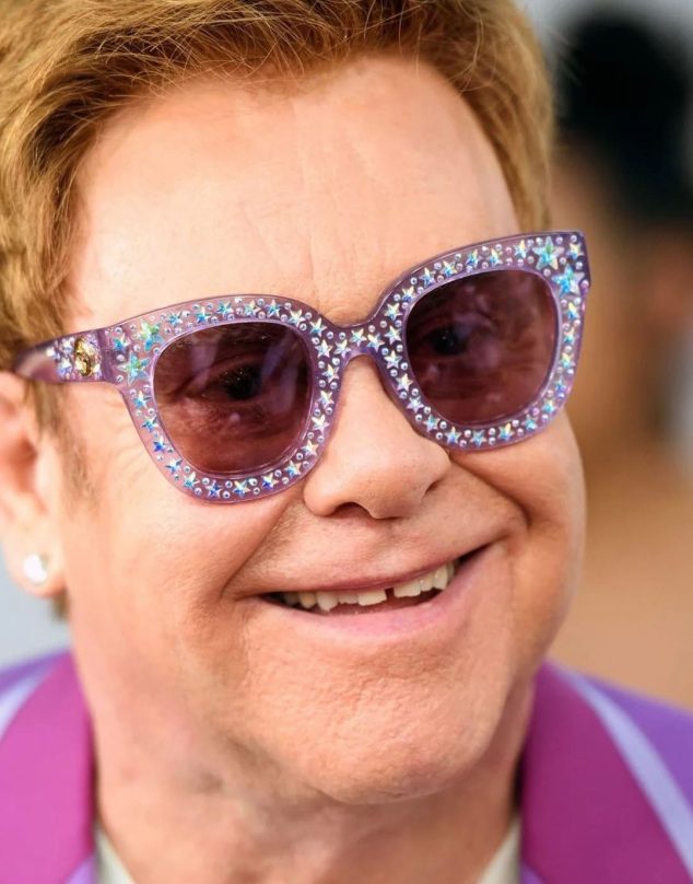 Elton John revela cómo perdió parte de la visión de un ojo