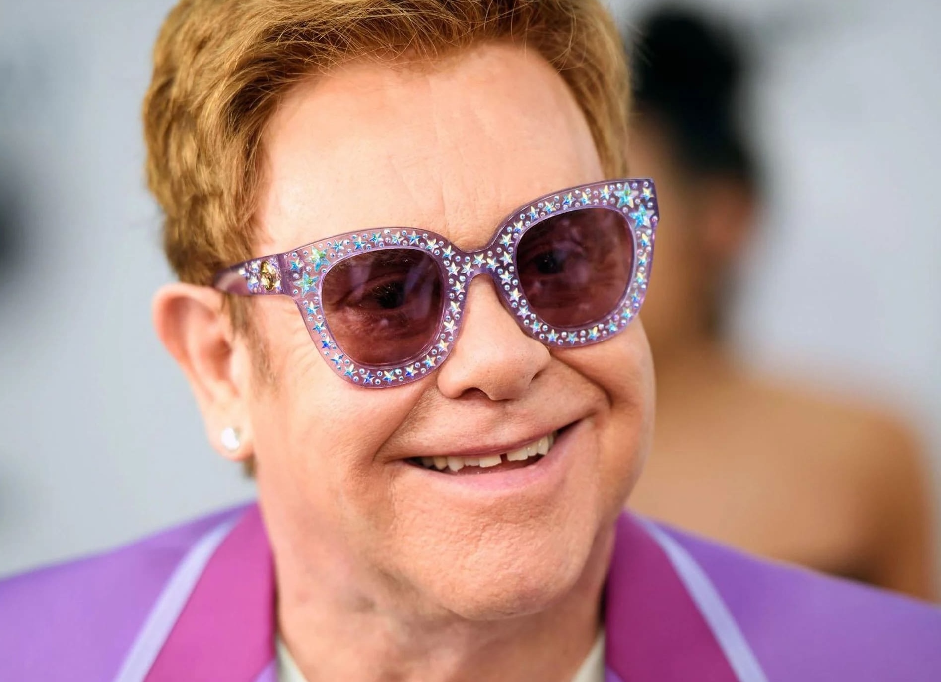 Elton John revela cómo perdió parte de la visión de un ojo