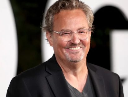 Médico acusado en muerte de Matthew Perry acepta acuerdo de culpabilidad