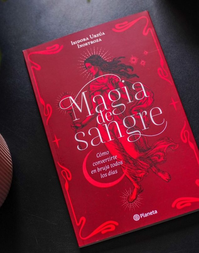 Este libro entrega consejos para despertar tu bruja interior