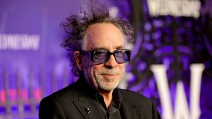 Estos amigos acompañaron a Tim Burton a recibir su estrella en el Paseo de la Fama