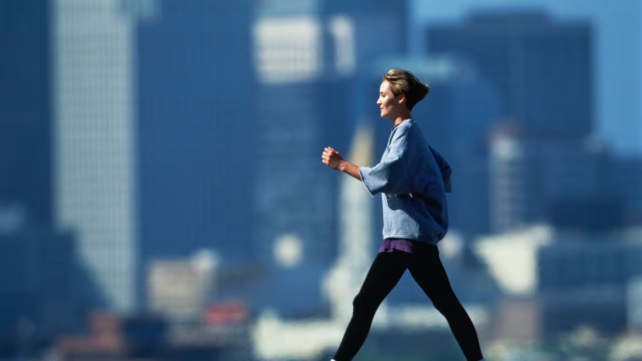 Por qué deberías caminar después de comer