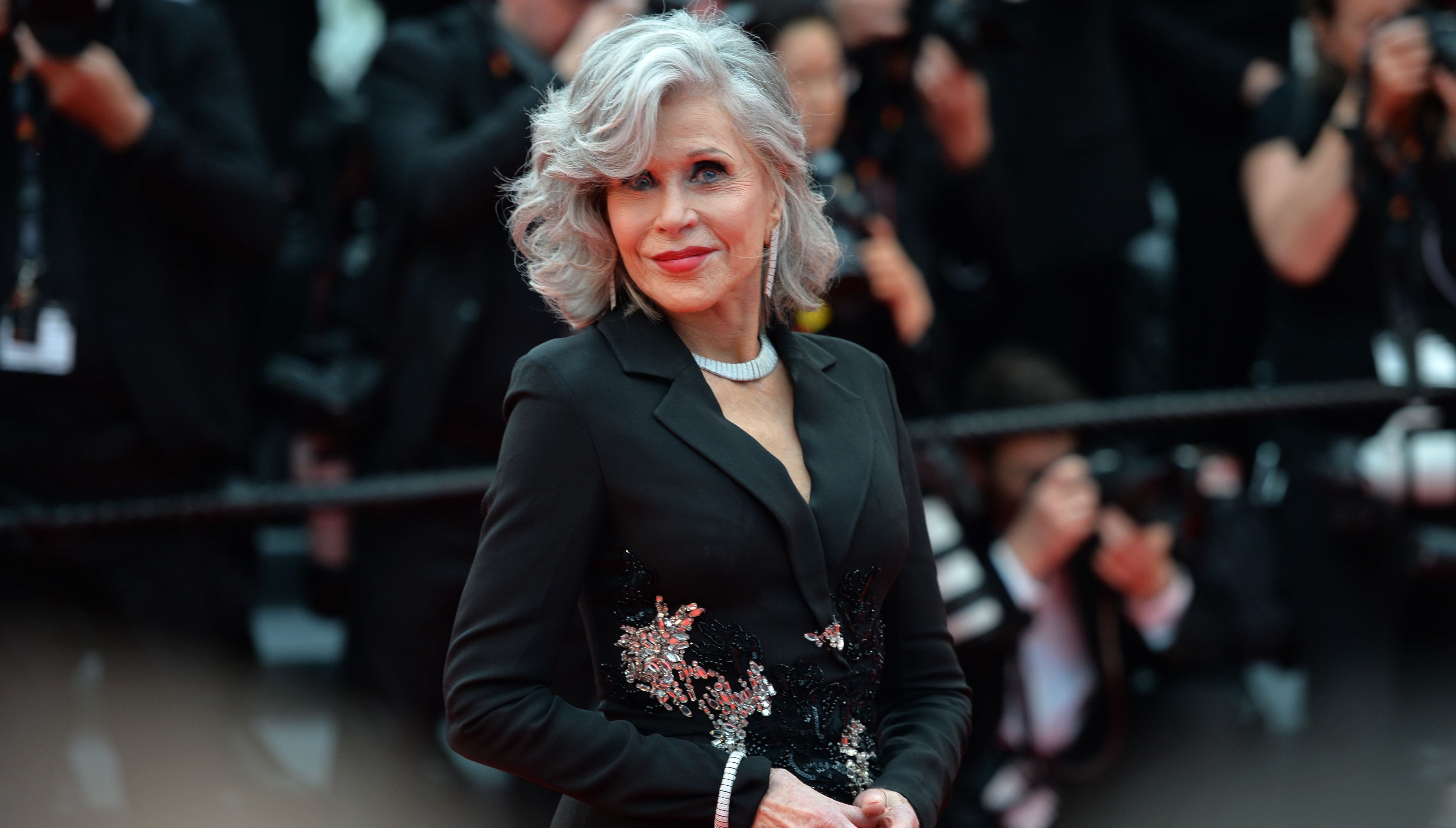 Jane Fonda se luce en la pasarela de Paris Fashion Week