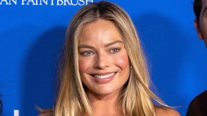 AsÍ fue la primera alfombra roja embarazada de Margot Robbie