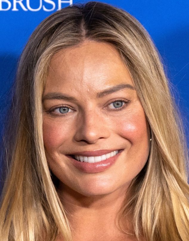 AsÍ fue la primera alfombra roja embarazada de Margot Robbie