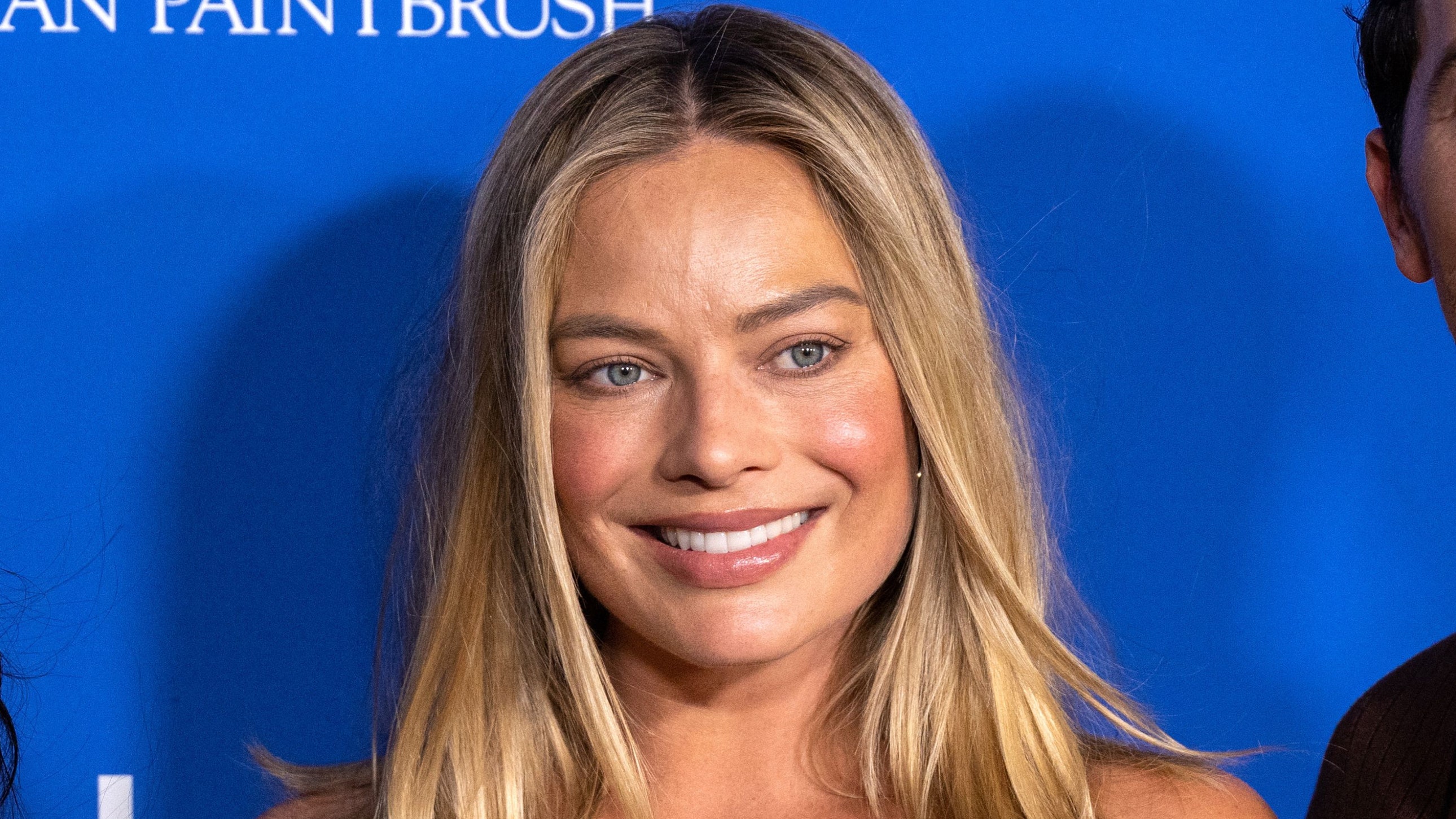 AsÍ Fue La Primera Alfombra Roja Embarazada De Margot Robbie 