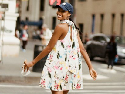 La evolución del vestido femenino: Un viaje a través del tiempo