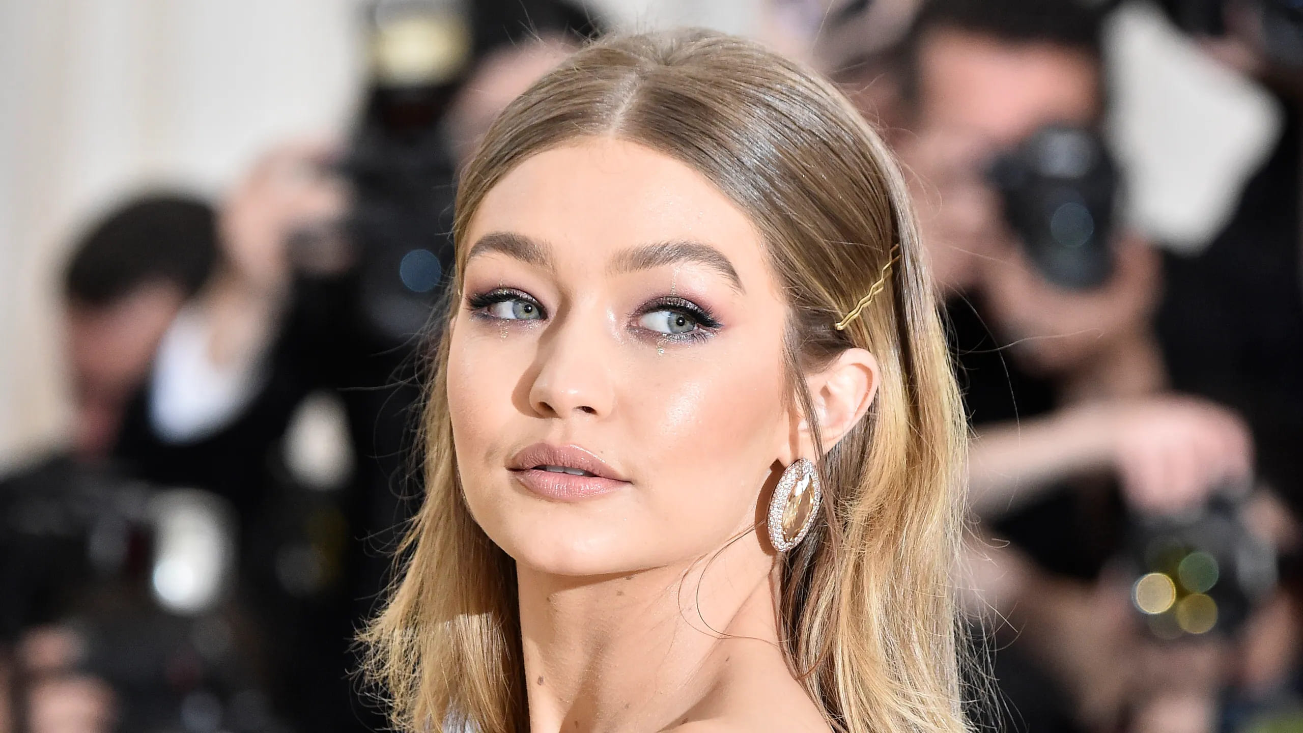 Gigi Hadid y Bradley Cooper hacen match mientras pasean por Nueva York