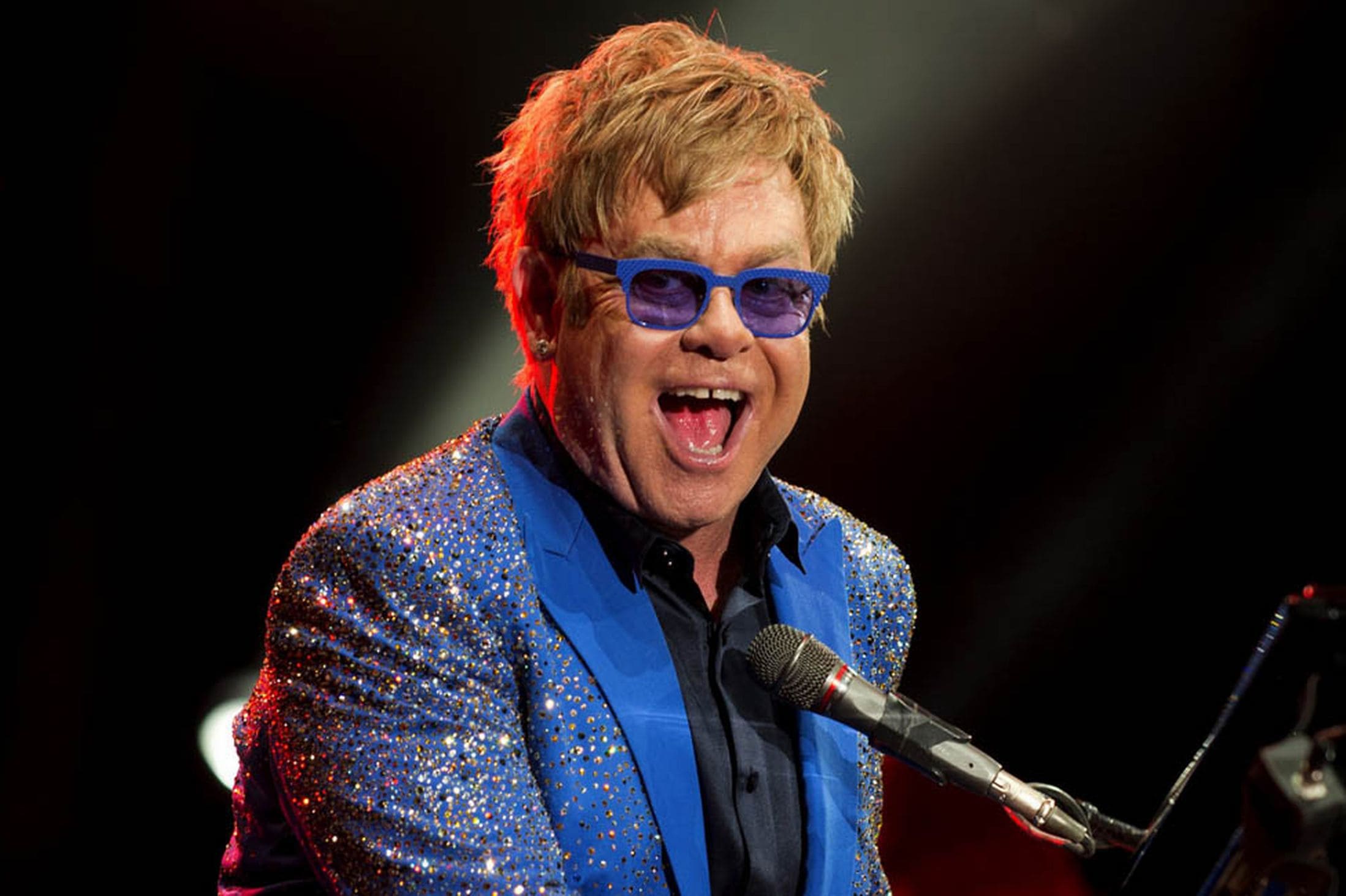 Tras perder parcialmente la vista: Elton John anuncia nueva música