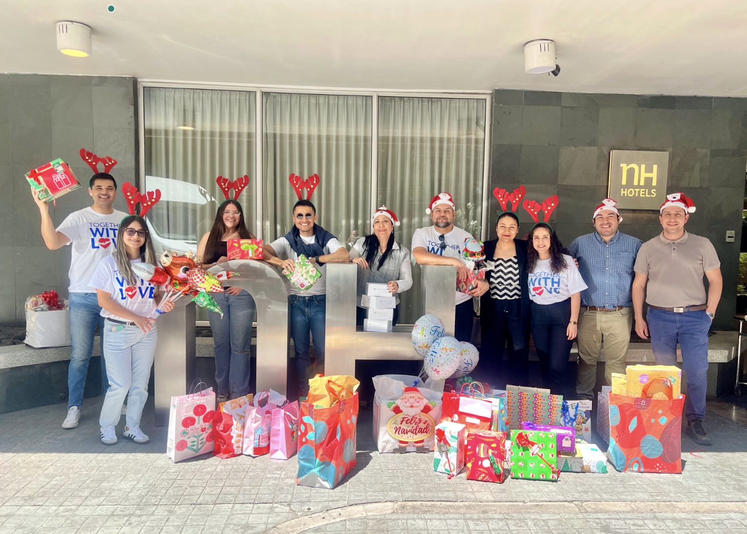 Minor Hotels Europe & Americas celebró la Navidad con su programa solidario “Together with Love” en Santiago