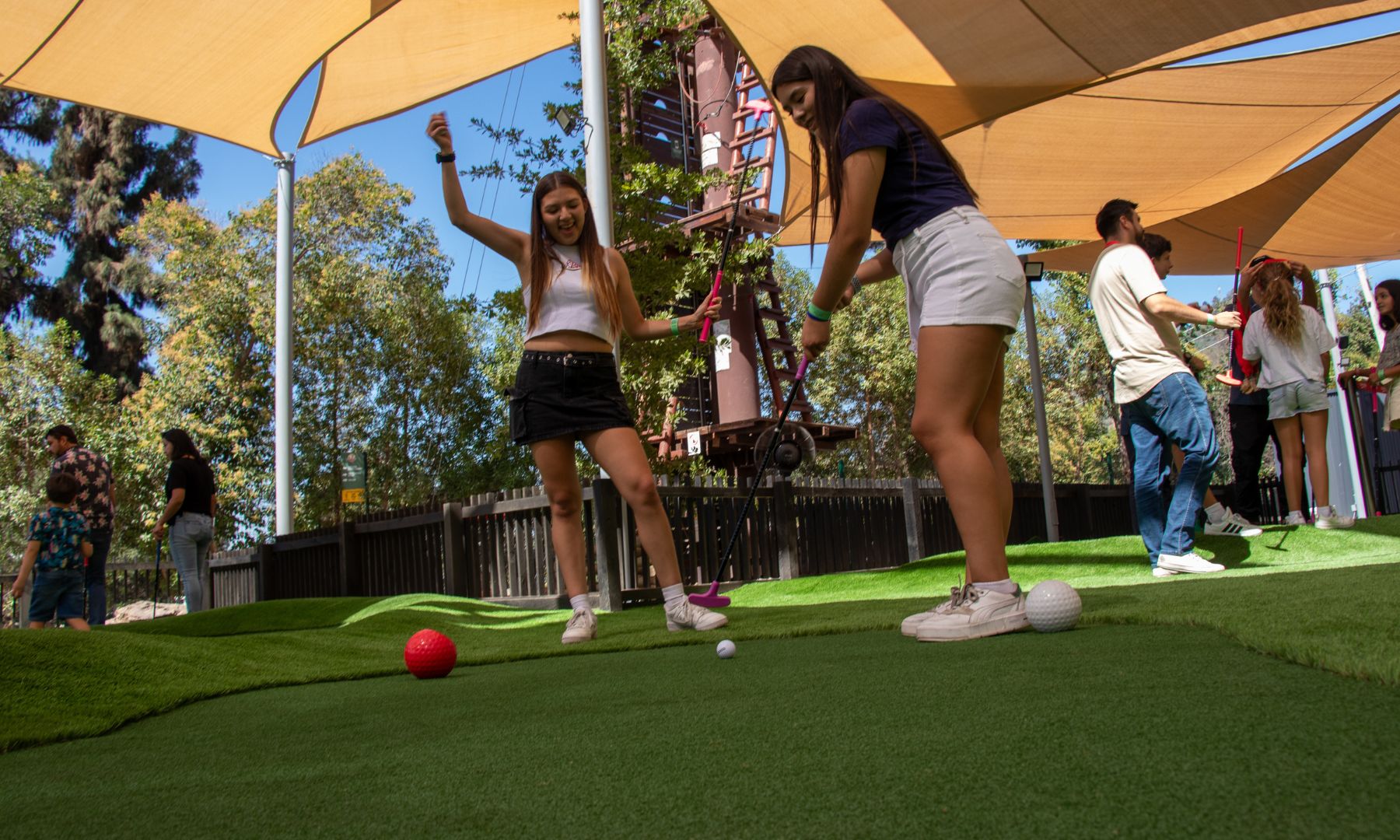 Nuevo Mini Golf en Parque Aventura